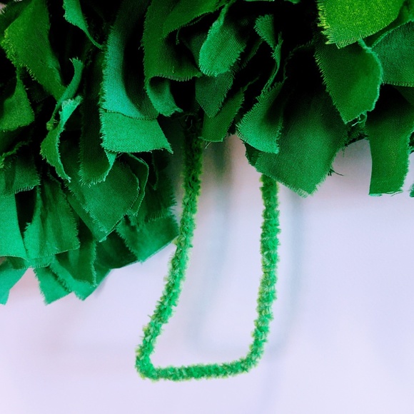 Hand Crafted St. Patrick's Day Kelly Green Shamrock Fabric Rag Wreath 19" Wide - Picture 6 of 7